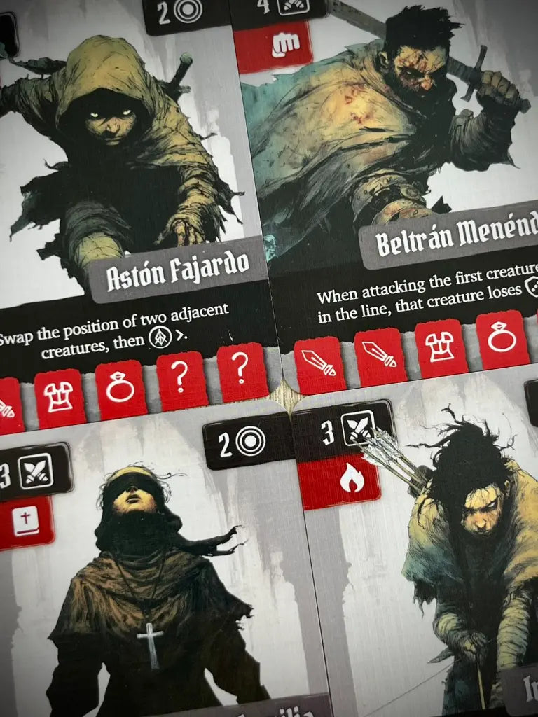 Cuatro cartas de personaje del juego de mesa Valpiedra Descensus ad Tenebras