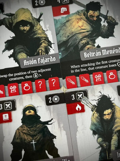 Cuatro cartas de personaje del juego de mesa Valpiedra Descensus ad Tenebras