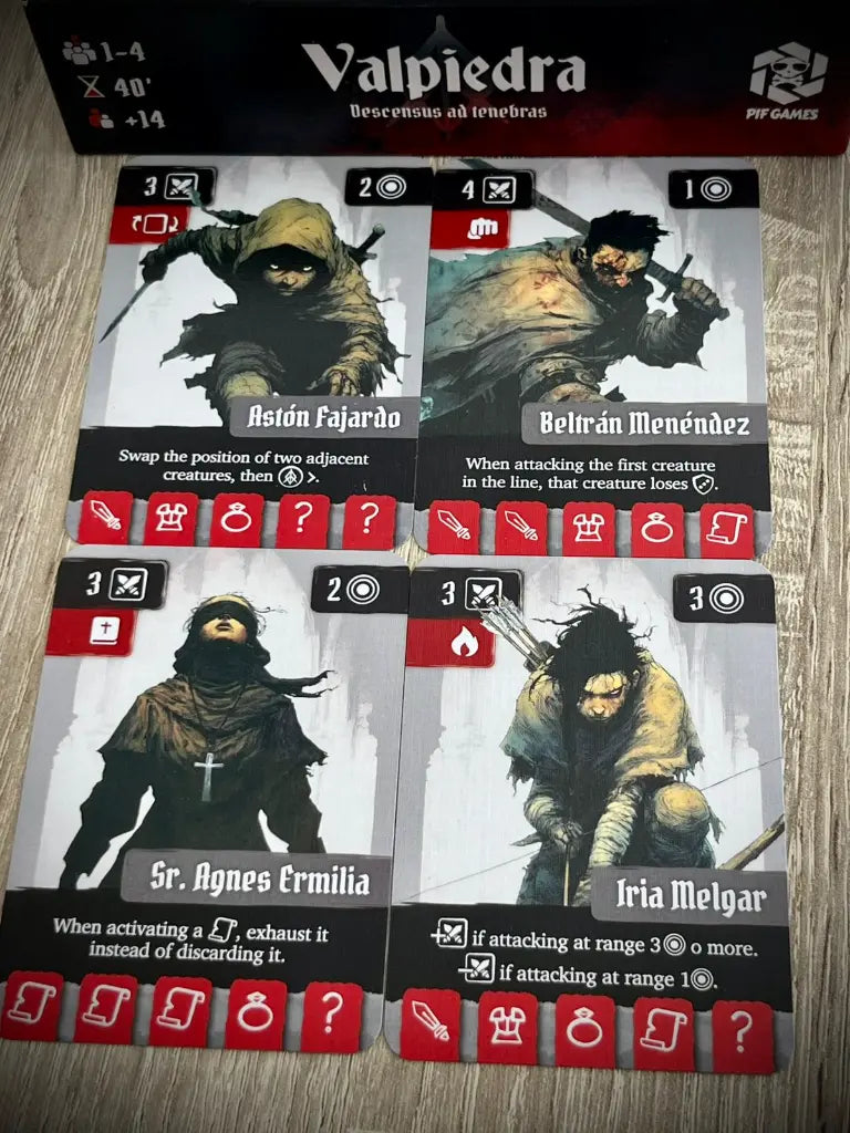 Cuatro cartas de personaje del juego de mesa Valpiedra: Descensus ad Tenebras