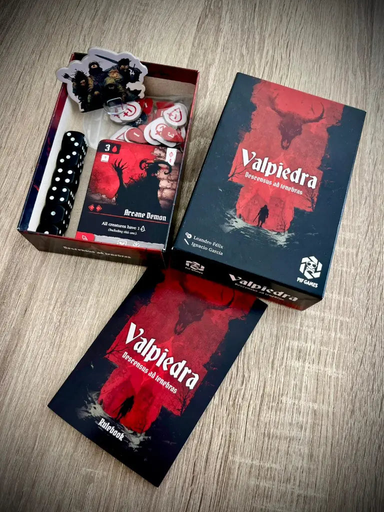 Juego de mesa Valpiedra: Descensus ad Tenebras con caja, libro de reglas, dados y cartas