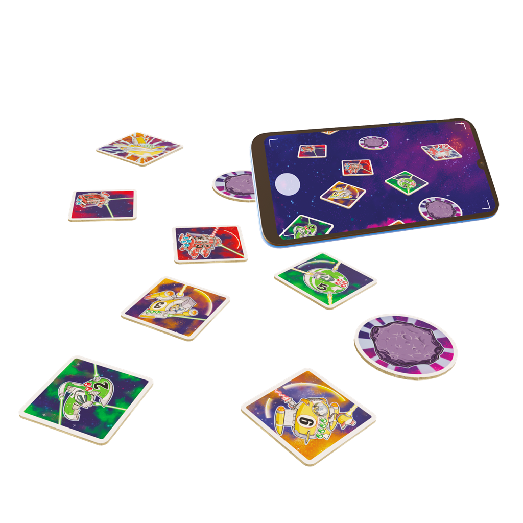 Light Speed Arena, juego de mesa con cartas de naves espaciales y un teléfono mostrando el juego